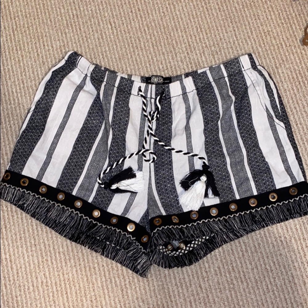 Adorable Rewash flowy shorts